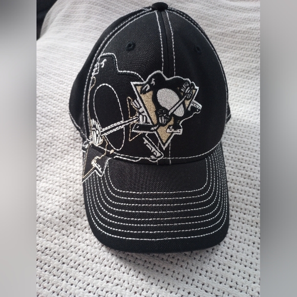 Reebok Center Ice Pittsburgh Penguins Hat - Picture 2 of 6
